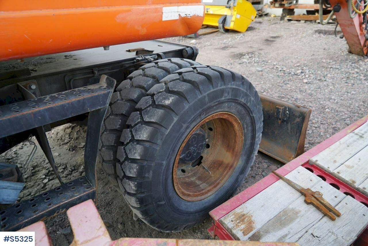 EXCAVATOR Hitachi  EX165W with tools - Экскаватор: фото 4 EXCAVATOR Hitachi  EX165W with tools - Экскаватор: фото 4