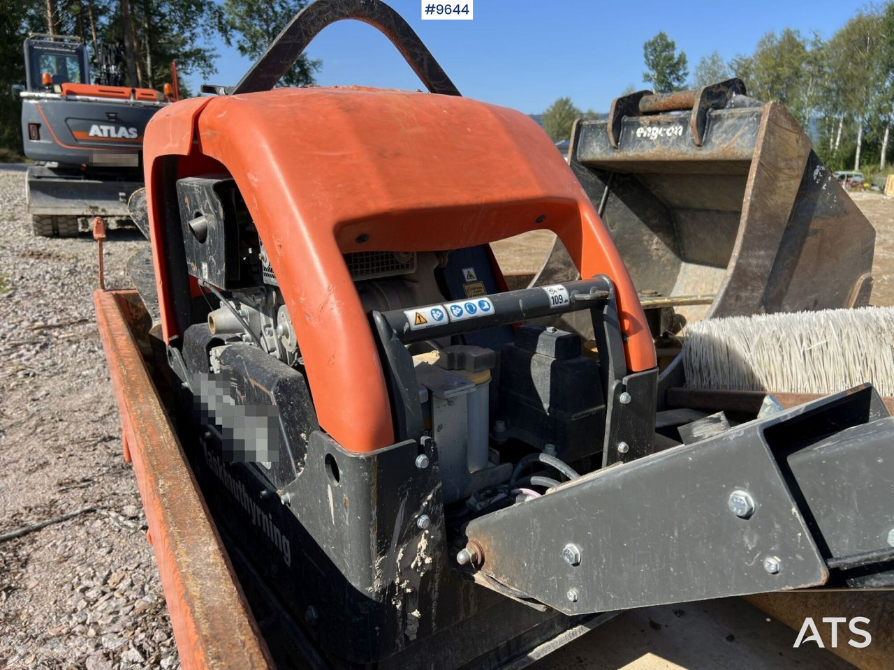 Husqvarna LG504 Vibratory Plate - Виброплита: фото 3 Husqvarna LG504 Vibratory Plate - Виброплита: фото 3