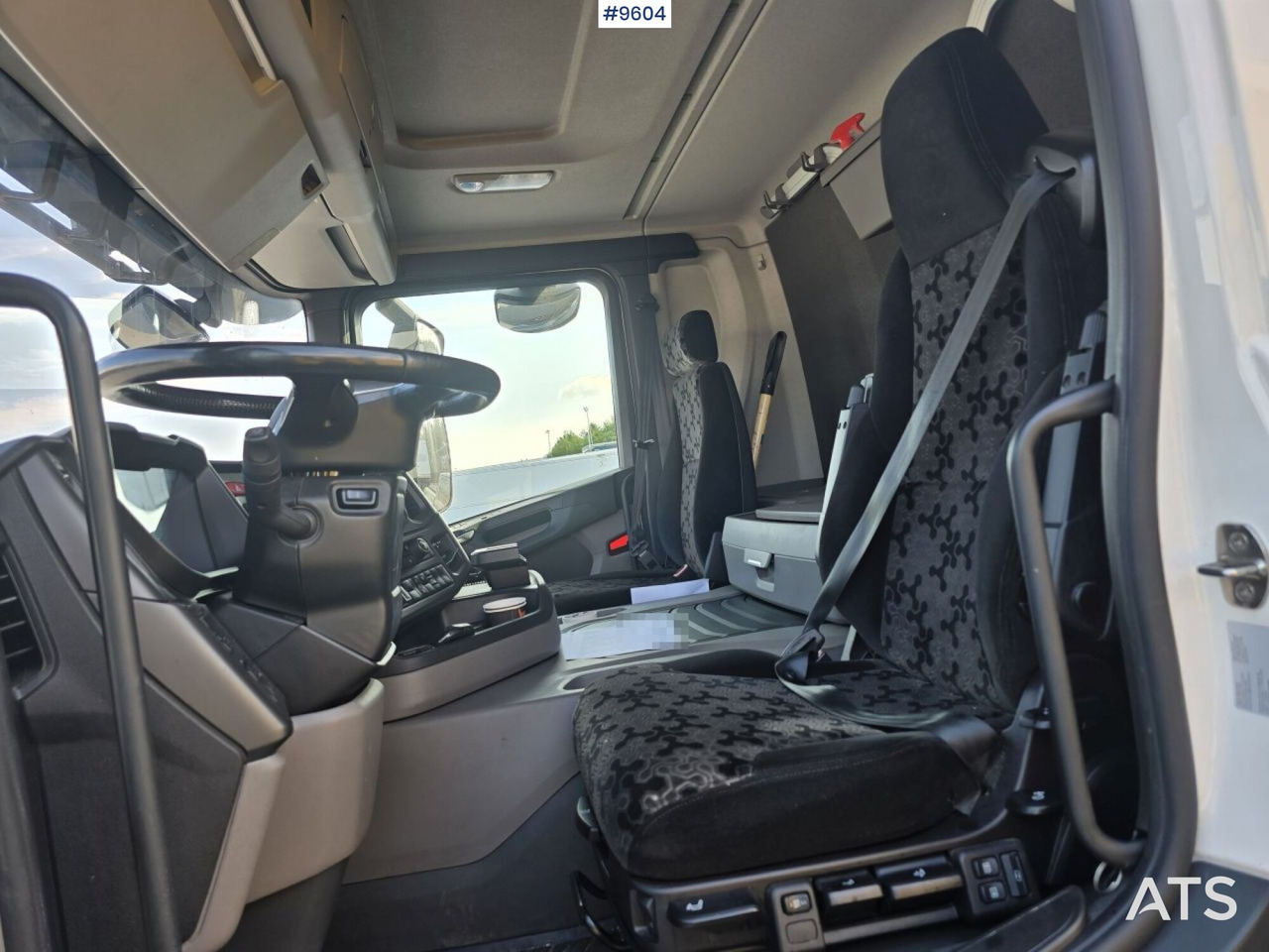 Scania P250 Liftable and lowerable body - Грузовик с закрытым кузовом: фото 5 Scania P250 Liftable and lowerable body - Грузовик с закрытым кузовом: фото 5