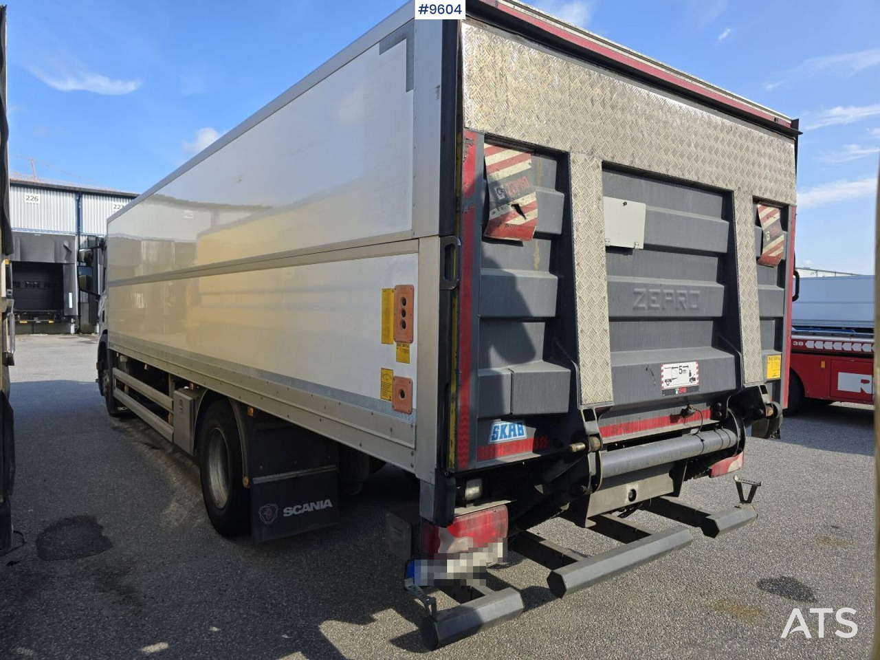 Scania P250 Liftable and lowerable body - Грузовик с закрытым кузовом: фото 4 Scania P250 Liftable and lowerable body - Грузовик с закрытым кузовом: фото 4