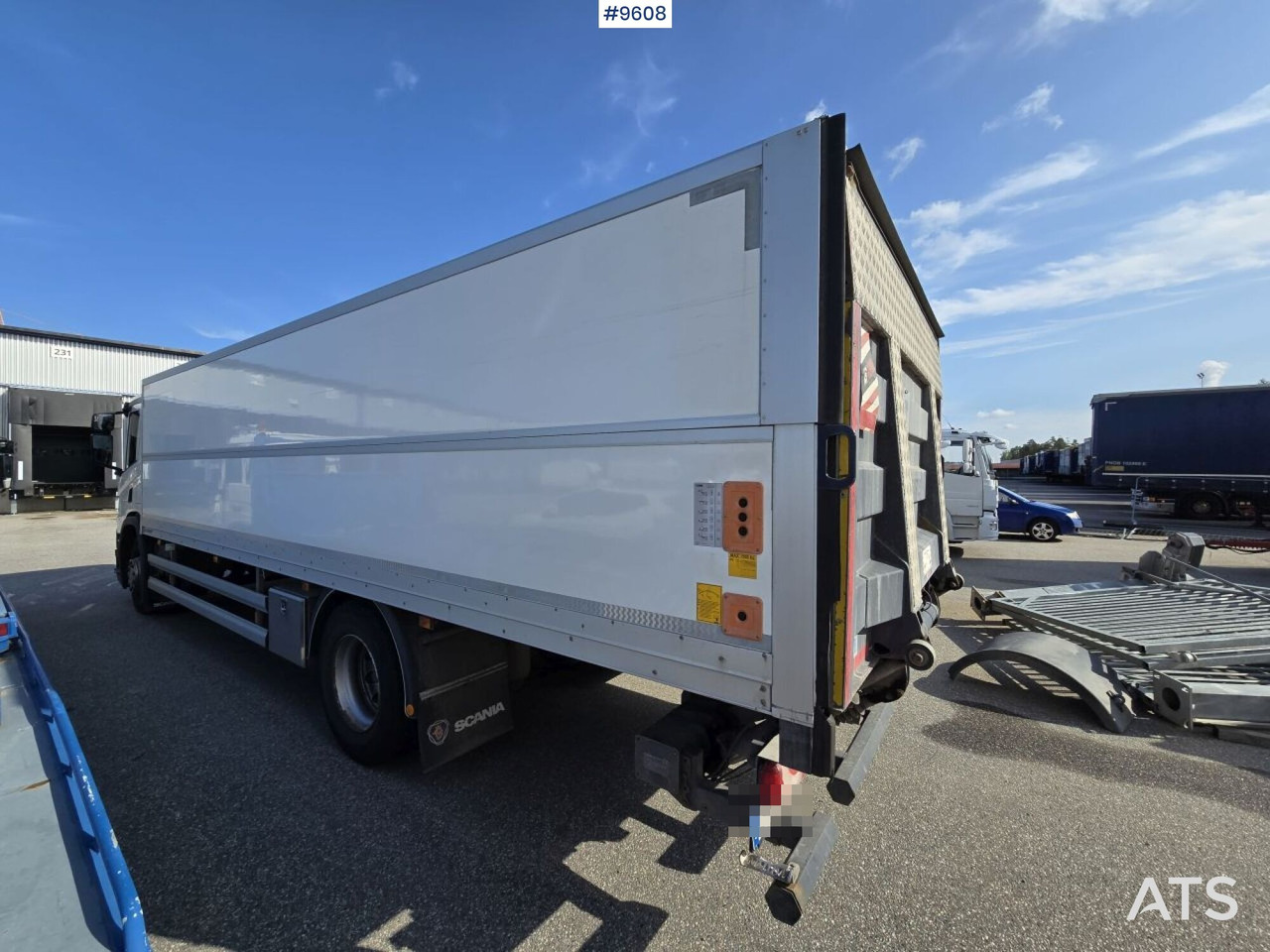 Scania P250 Liftable and lowerable body - Грузовик с закрытым кузовом: фото 4 Scania P250 Liftable and lowerable body - Грузовик с закрытым кузовом: фото 4