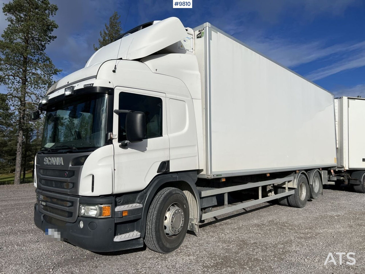 Scania P400 Box truck with tail lift - Грузовик с закрытым кузовом: фото 1 Scania P400 Box truck with tail lift - Грузовик с закрытым кузовом: фото 1