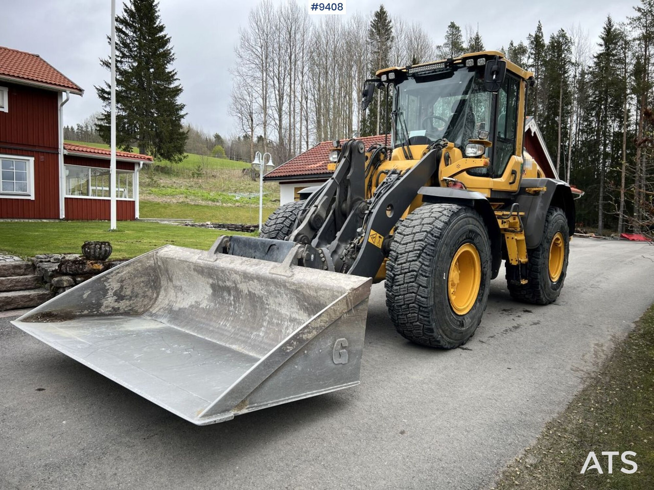VOLVO L60 H with bucket (VIDEO) - Колёсный погрузчик: фото 1 VOLVO L60 H with bucket (VIDEO) - Колёсный погрузчик: фото 1