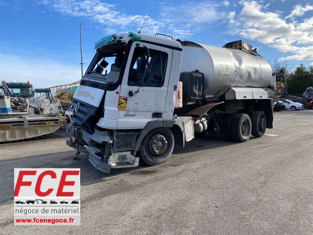 Mercedes-Benz ACTROS Mp2 2536/6x2 BVM -ACMAR CRAON Z12341 - Грузовик-цистерна: фото 1 Mercedes-Benz ACTROS Mp2 2536/6x2 BVM -ACMAR CRAON Z12341 - Грузовик-цистерна: фото 1