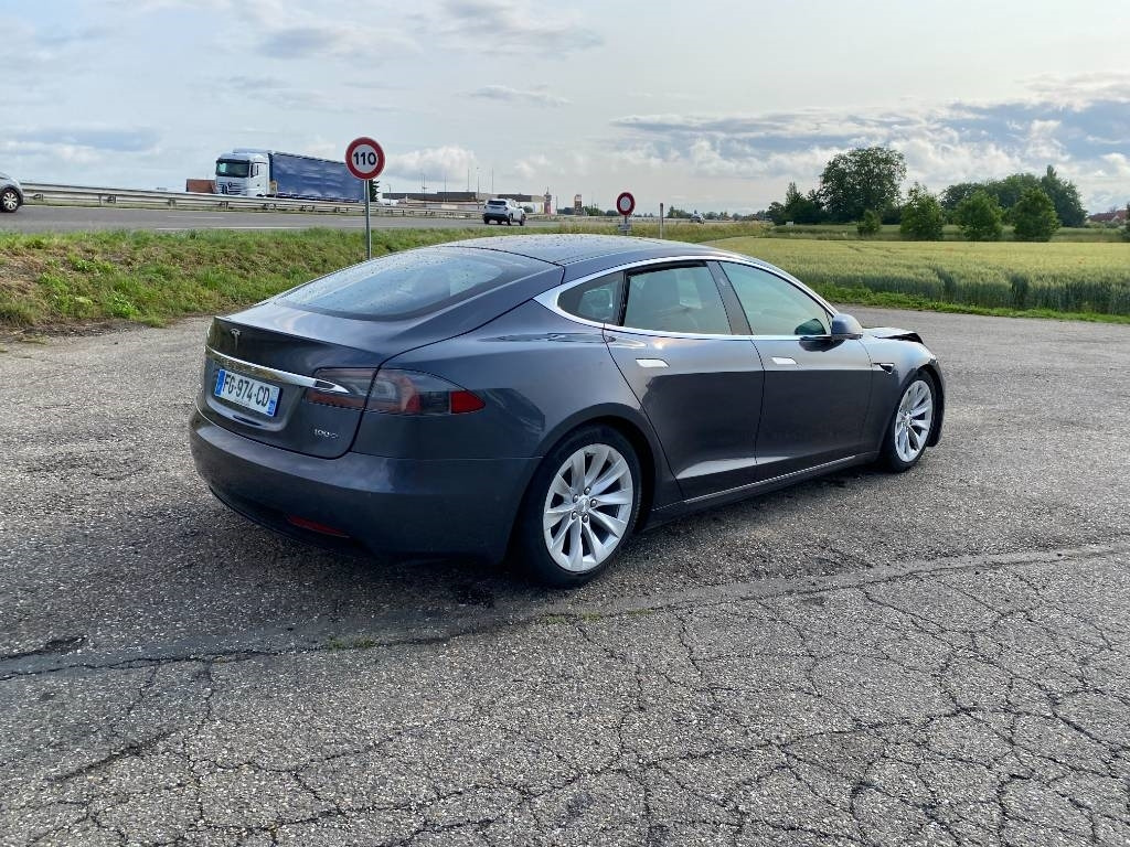 Tesla MODEL S 100D Carte Grise Française endommagée - Легковой автомобиль: фото 4 Tesla MODEL S 100D Carte Grise Française endommagée - Легковой автомобиль: фото 4