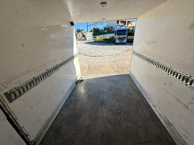 Iveco 35C16 CAISSE FRIGO LAMBERET ET CARRIER ET HAYON - Фургон-рефрижератор: фото 4 Iveco 35C16 CAISSE FRIGO LAMBERET ET CARRIER ET HAYON - Фургон-рефрижератор: фото 4