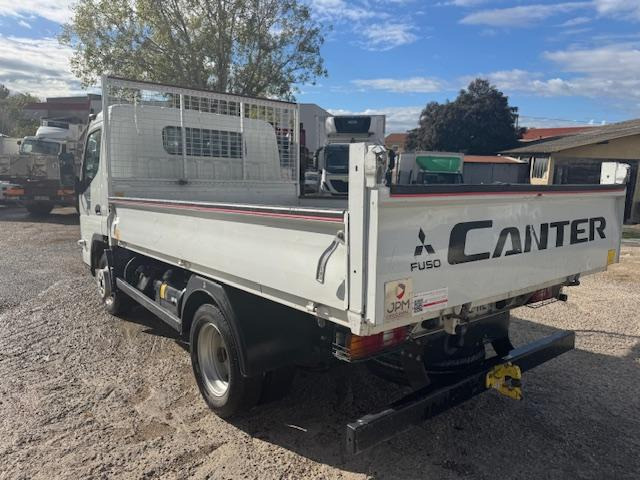 Mitsubishi Fuso CANTER 35C13 BENNE ARRIERE - Малотоннажный самосвал: фото 4 Mitsubishi Fuso CANTER 35C13 BENNE ARRIERE - Малотоннажный самосвал: фото 4