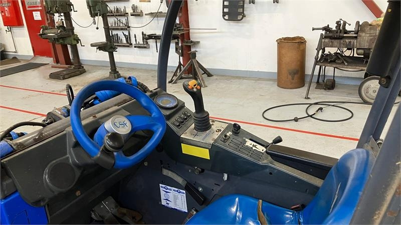 Multione 5.3 5.3 - Компактный фронтальный погрузчик: фото 4 Multione 5.3 5.3 - Компактный фронтальный погрузчик: фото 4