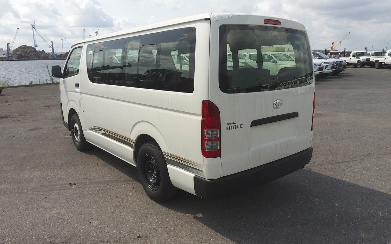 Toyota Hiace STANDARD ROOF 2.5L Diesel Manual - Микроавтобус, Пассажирский фургон: фото 4 Toyota Hiace STANDARD ROOF 2.5L Diesel Manual - Микроавтобус, Пассажирский фургон: фото 4