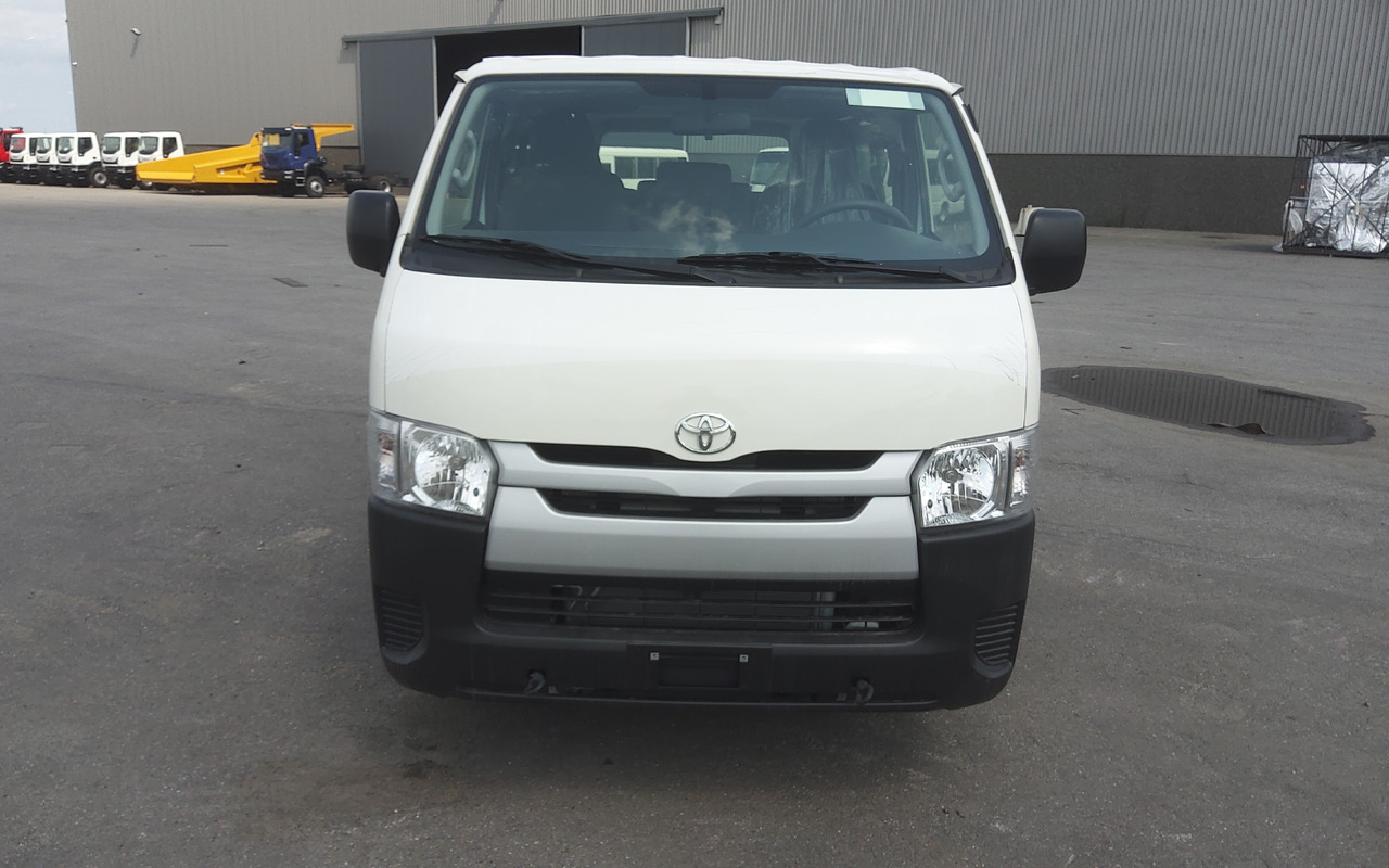 Toyota Hiace STANDARD ROOF 2.5L Diesel Manual - Микроавтобус, Пассажирский фургон: фото 2 Toyota Hiace STANDARD ROOF 2.5L Diesel Manual - Микроавтобус, Пассажирский фургон: фото 2