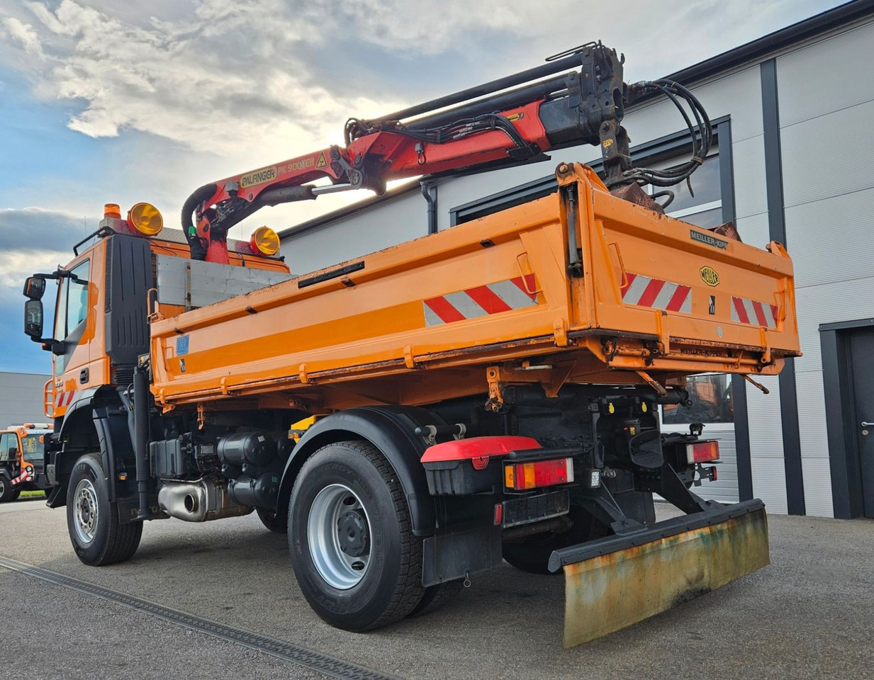 Iveco Trakker 190T33 4x4 Euro5 Kran Palfinger Funk - Самосвал, Автоманипулятор: фото 4 Iveco Trakker 190T33 4x4 Euro5 Kran Palfinger Funk - Самосвал, Автоманипулятор: фото 4