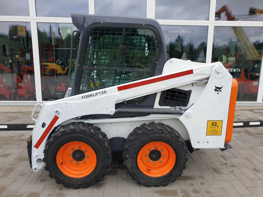 BOBCAT Bobcat S450 - Мини-погрузчик с бортовым поворотом: фото 2 BOBCAT Bobcat S450 - Мини-погрузчик с бортовым поворотом: фото 2