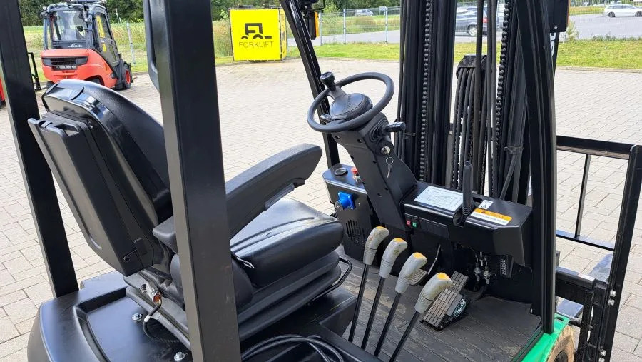 HC X CPDS15-XD2-SI - Электропогрузчик: фото 5 HC X CPDS15-XD2-SI - Электропогрузчик: фото 5