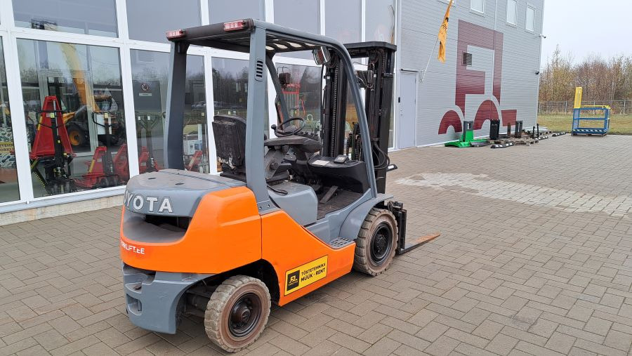 Toyota 02-8FDF20 - Дизельный погрузчик: фото 4 Toyota 02-8FDF20 - Дизельный погрузчик: фото 4