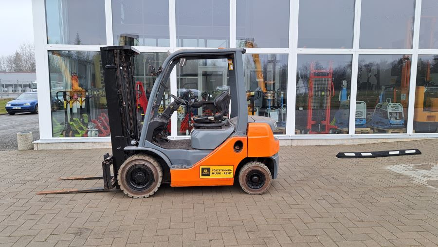 Toyota 02-8FDF20 - Дизельный погрузчик: фото 2 Toyota 02-8FDF20 - Дизельный погрузчик: фото 2