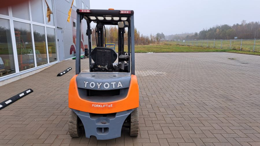 Toyota 02-8FDF20 - Дизельный погрузчик: фото 3 Toyota 02-8FDF20 - Дизельный погрузчик: фото 3