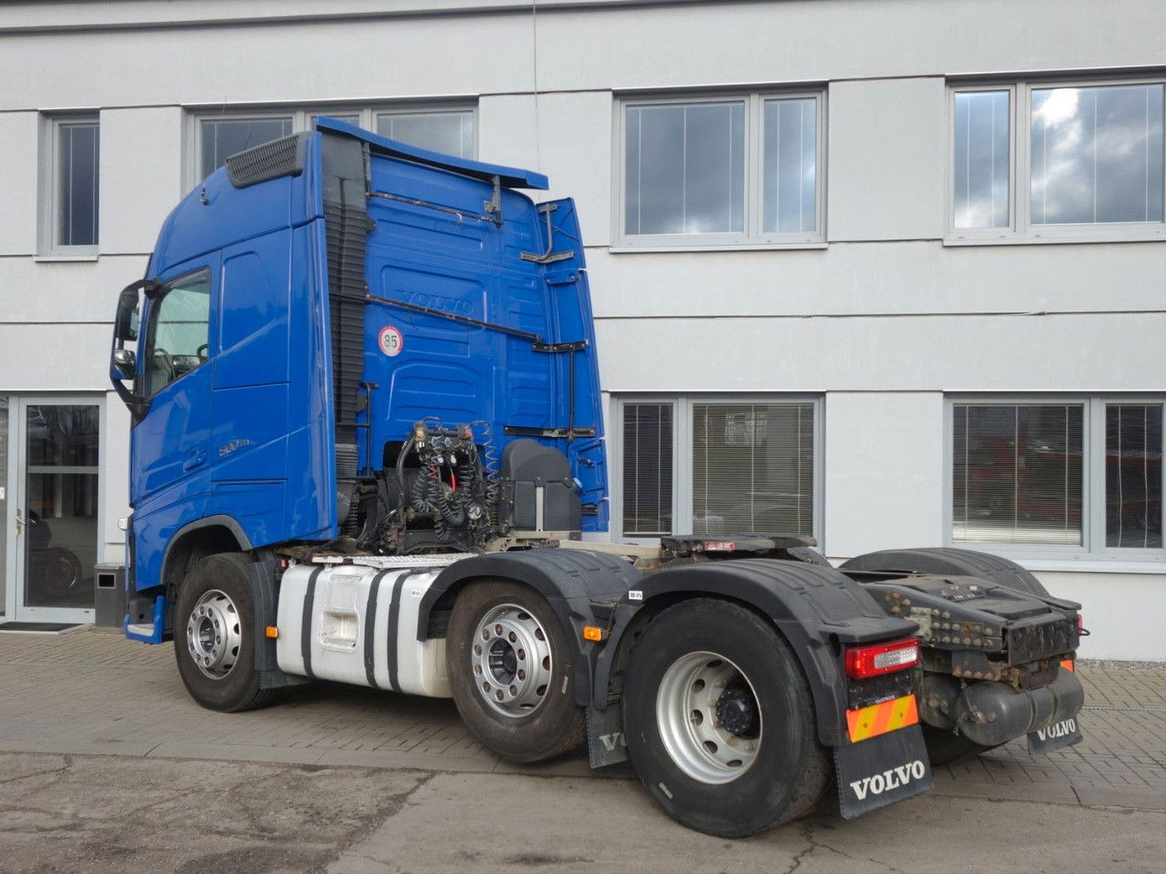 Volvo FH 13.500 EEV XL 6x2 Hydraulik kipper - Тягач: фото 4 Volvo FH 13.500 EEV XL 6x2 Hydraulik kipper - Тягач: фото 4
