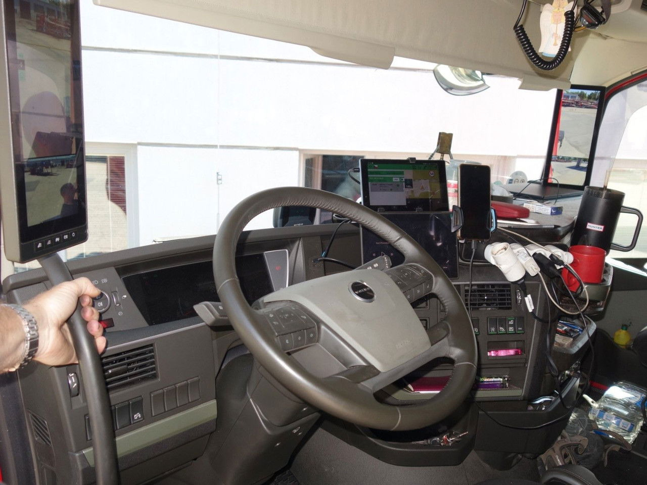 Volvo FH 460 460XL Aero,IParkCool, Full LED,Turbo Compound в лизинг Volvo FH 460 460XL Aero,IParkCool, Full LED,Turbo Compound: фото 11 Volvo FH 460 460XL Aero,IParkCool, Full LED,Turbo Compound в лизинг Volvo FH 460 460XL Aero,IParkCool, Full LED,Turbo Compound: фото 11