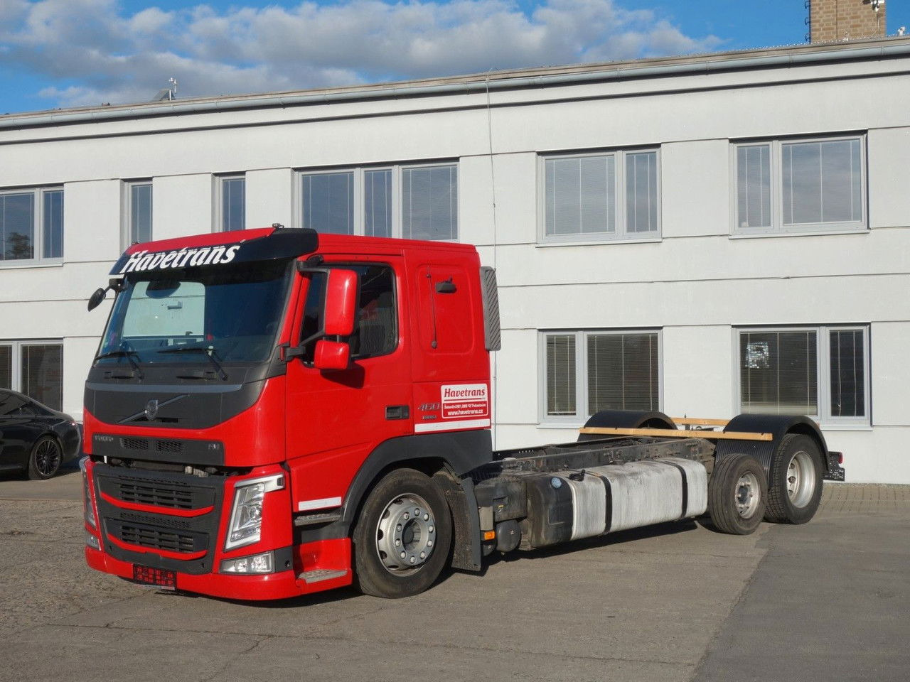 Volvo FM 460 6x2 Fahrgestell für Autotransporter - Грузовик-шасси: фото 1 Volvo FM 460 6x2 Fahrgestell für Autotransporter - Грузовик-шасси: фото 1
