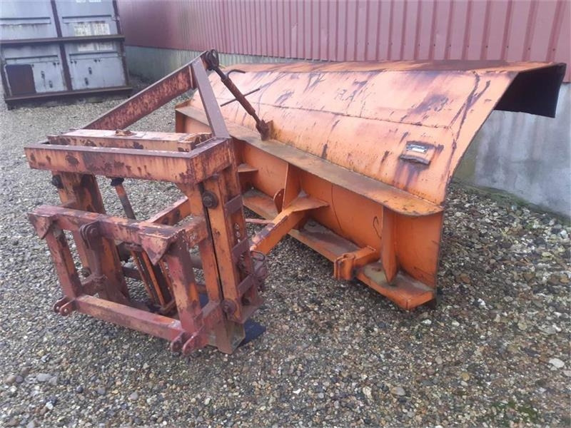 Scantruck - Отвал для снега для Сельскохозяйственной техники: фото 1 Scantruck - Отвал для снега для Сельскохозяйственной техники: фото 1