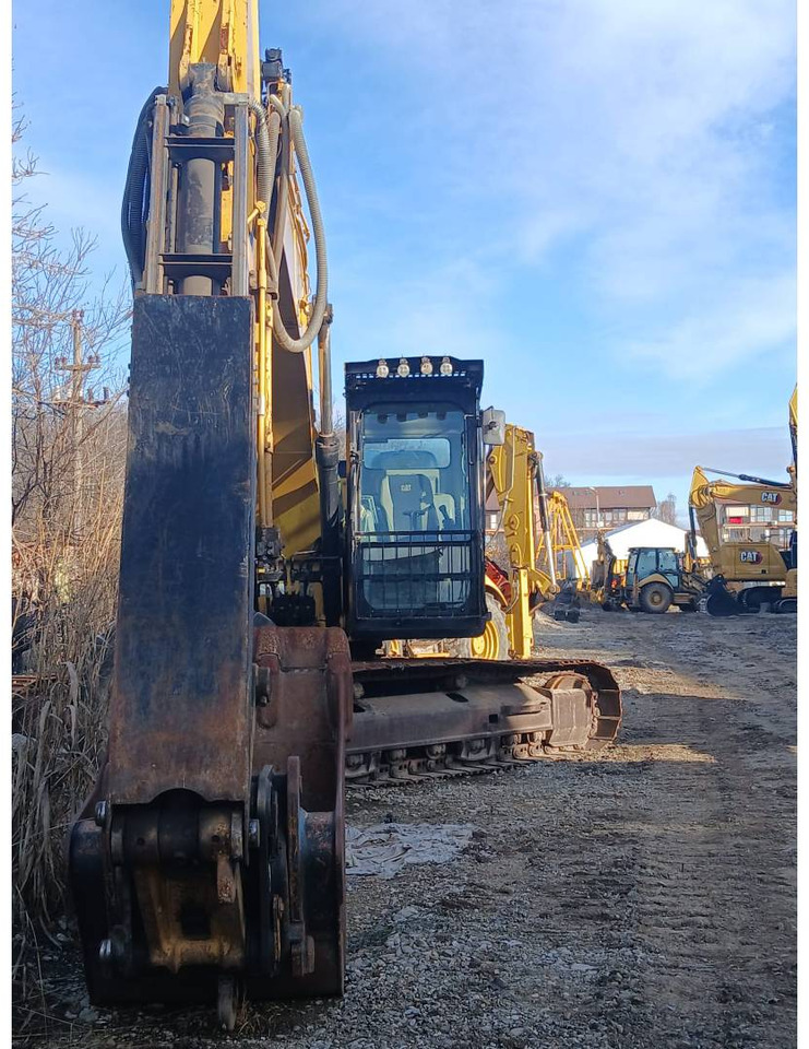 CAT 320FL - Гусеничный экскаватор: фото 2 CAT 320FL - Гусеничный экскаватор: фото 2