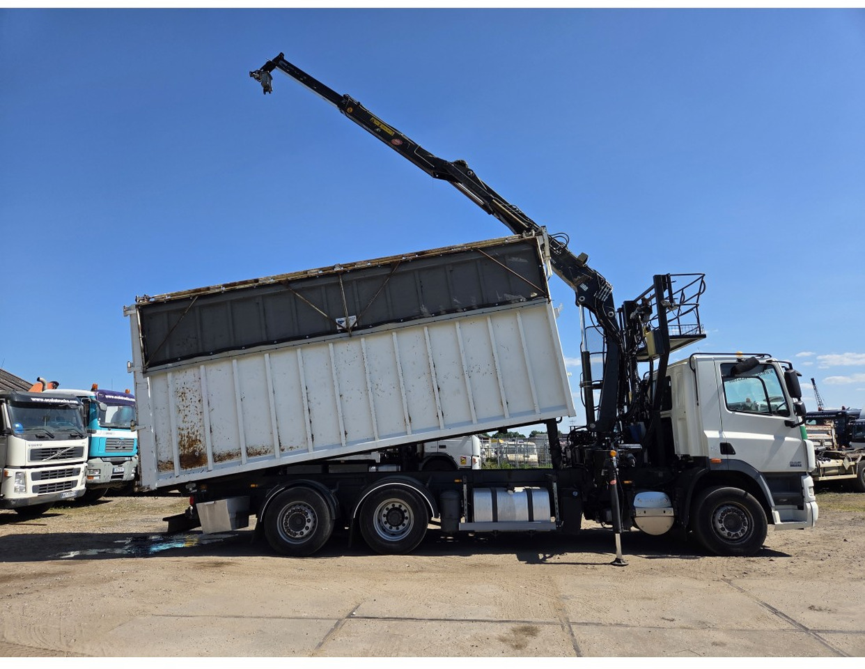 DAF CF85.410 6x2 steering axle lenk Tipper Crane HIAB J1320Z - Самосвал, Автоманипулятор: фото 4 DAF CF85.410 6x2 steering axle lenk Tipper Crane HIAB J1320Z - Самосвал, Автоманипулятор: фото 4