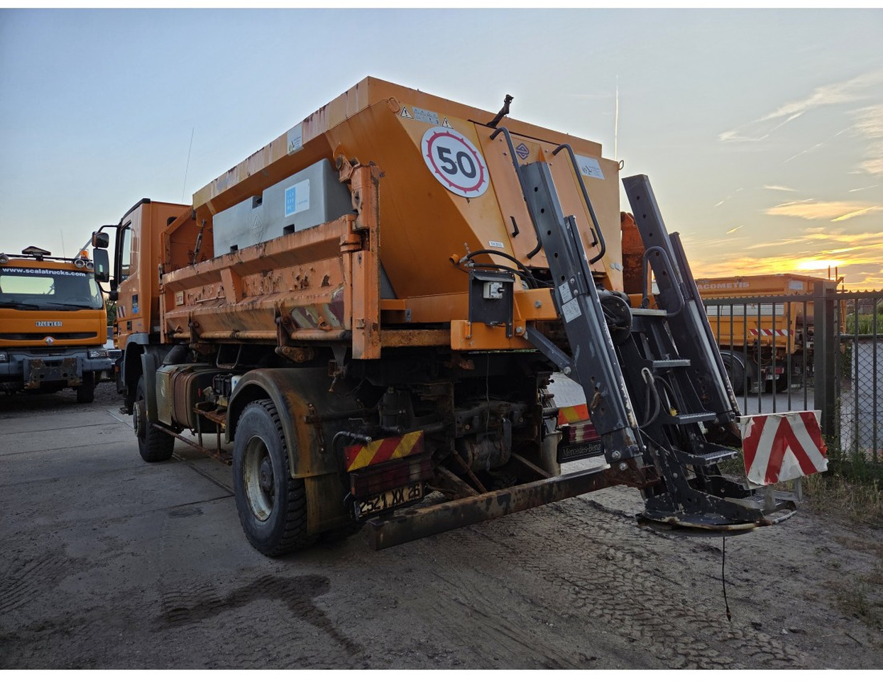 MERCEDES ACTROS 1836 4X4 TIPPER possible to buy with salt spreader - Самосвал: фото 4 MERCEDES ACTROS 1836 4X4 TIPPER possible to buy with salt spreader - Самосвал: фото 4