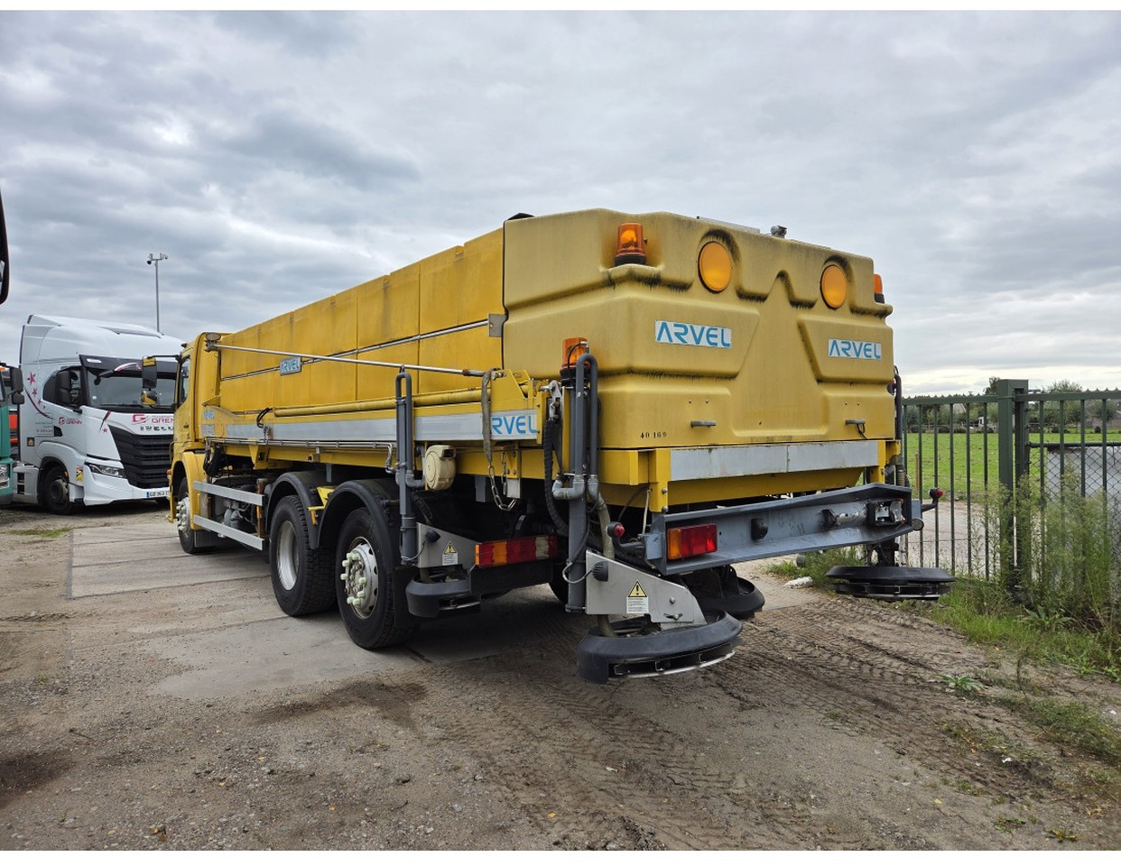 MERCEDES AXOR 2533 6X2 CHASSIS LOW MILEAGE - Грузовик-шасси, Снегоуборочная машина: фото 2 MERCEDES AXOR 2533 6X2 CHASSIS LOW MILEAGE - Грузовик-шасси, Снегоуборочная машина: фото 2