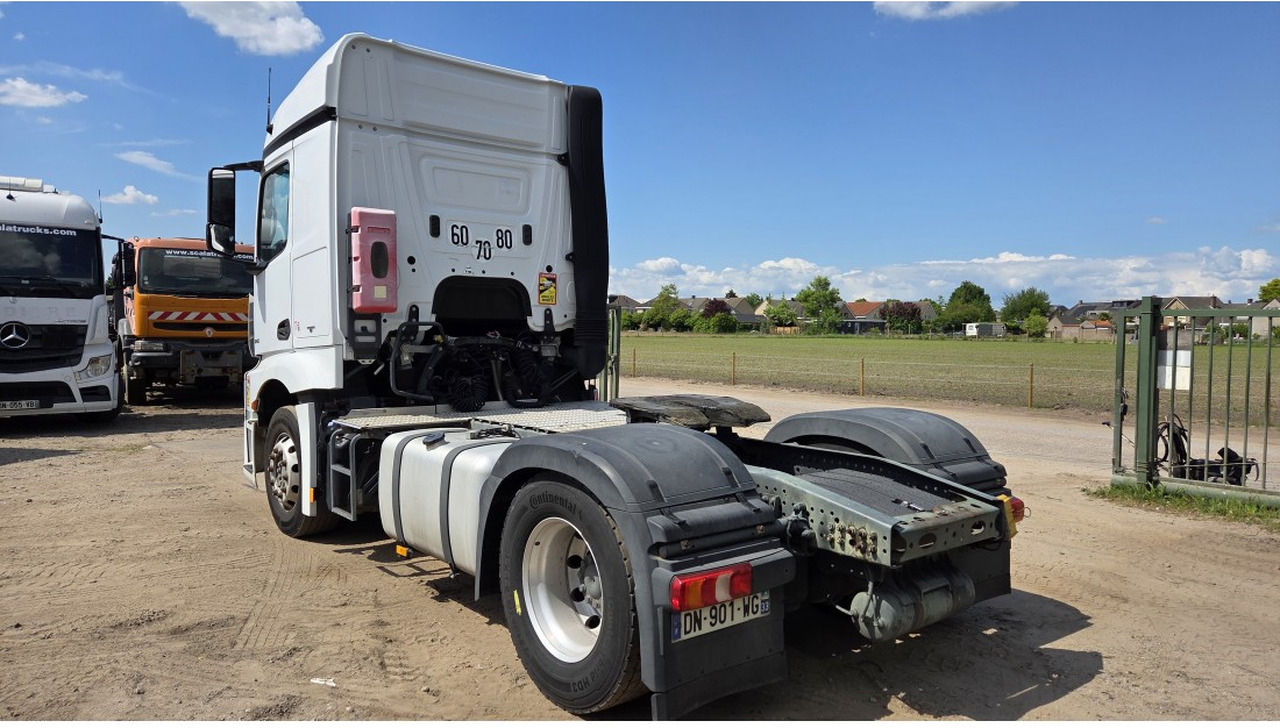 Mercedes Actros 1843 4X2 StreamSpace Retarder Parking Air conditioning PTO - Тягач: фото 3 Mercedes Actros 1843 4X2 StreamSpace Retarder Parking Air conditioning PTO - Тягач: фото 3