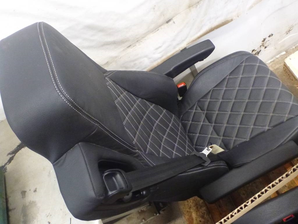 Mercedes-Benz Actros - Кабина для Грузовиков: фото 3 Mercedes-Benz Actros - Кабина для Грузовиков: фото 3