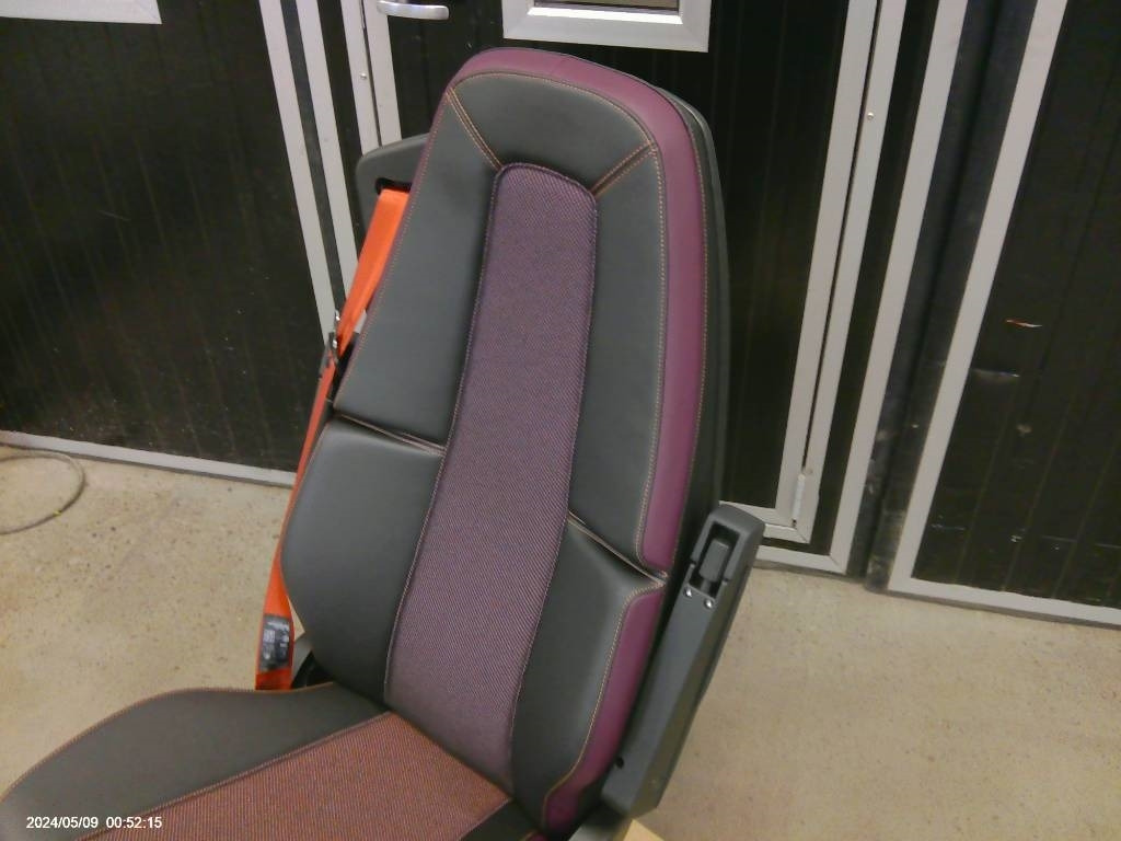 Volvo FM förarstol, 23766422 - Кабина для Грузовиков: фото 2 Volvo FM förarstol, 23766422 - Кабина для Грузовиков: фото 2