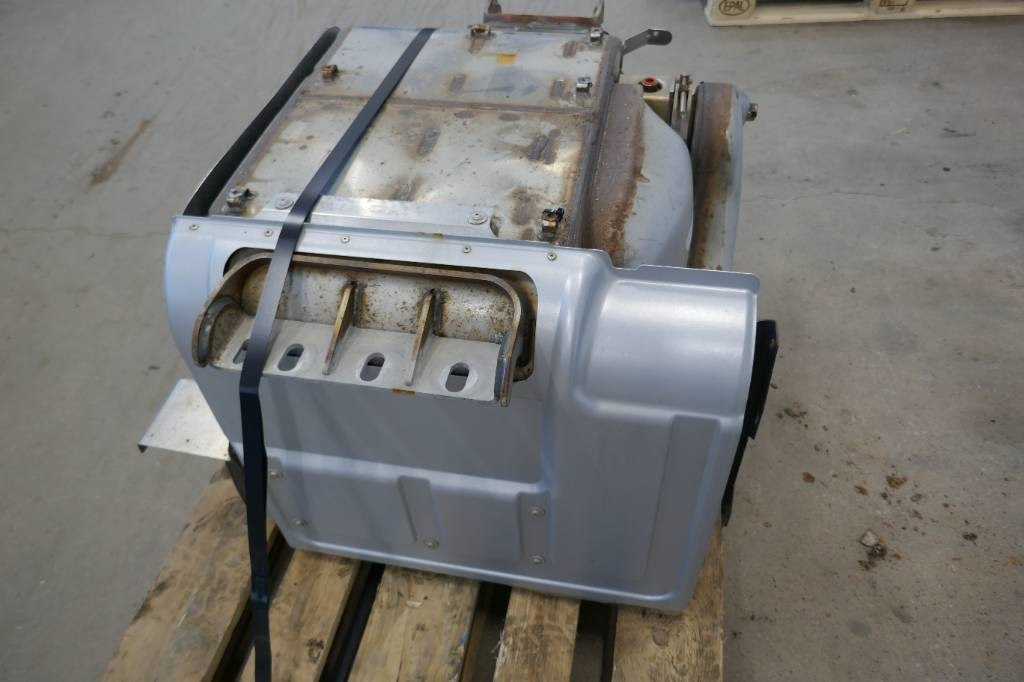 Volvo Ljuddämpare, 21750081 - Рама/ Шасси для Грузовиков: фото 2 Volvo Ljuddämpare, 21750081 - Рама/ Шасси для Грузовиков: фото 2