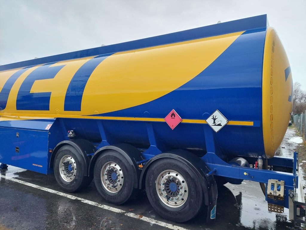 Schwarzmüller Schwingenschlögel,ADR,Diesel/Benzin, 5 Kammern - Полуприцеп-цистерна: фото 2 Schwarzmüller Schwingenschlögel,ADR,Diesel/Benzin, 5 Kammern - Полуприцеп-цистерна: фото 2