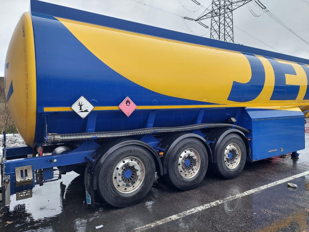 Schwarzmüller Schwingenschlögel,ADR,Diesel/Benzin, 5 Kammern - Полуприцеп-цистерна: фото 3 Schwarzmüller Schwingenschlögel,ADR,Diesel/Benzin, 5 Kammern - Полуприцеп-цистерна: фото 3