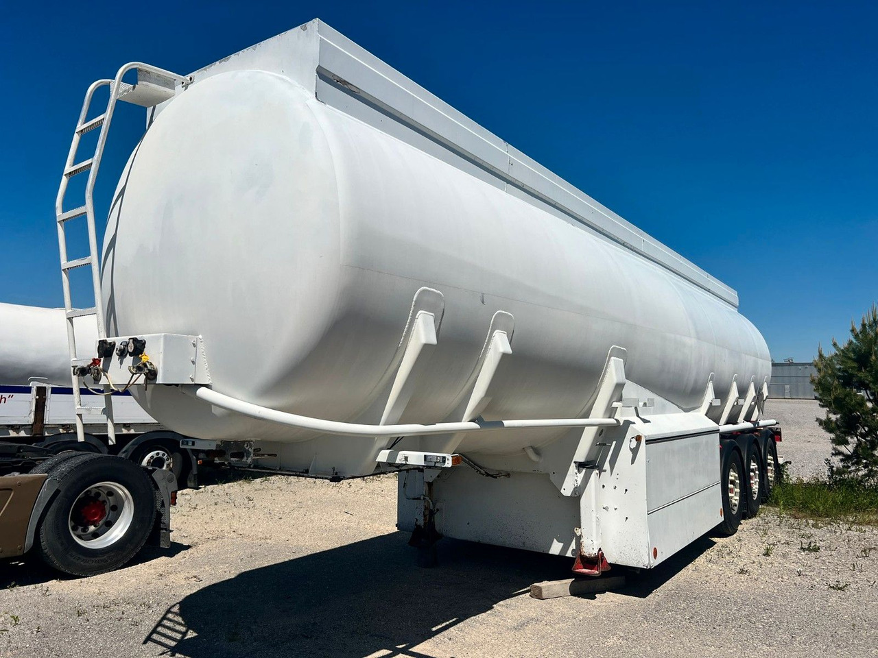 Schwarzmüller TS 3/E ADR, 6 Kammern Treibstoff Fuel - Полуприцеп-цистерна: фото 5 Schwarzmüller TS 3/E ADR, 6 Kammern Treibstoff Fuel - Полуприцеп-цистерна: фото 5