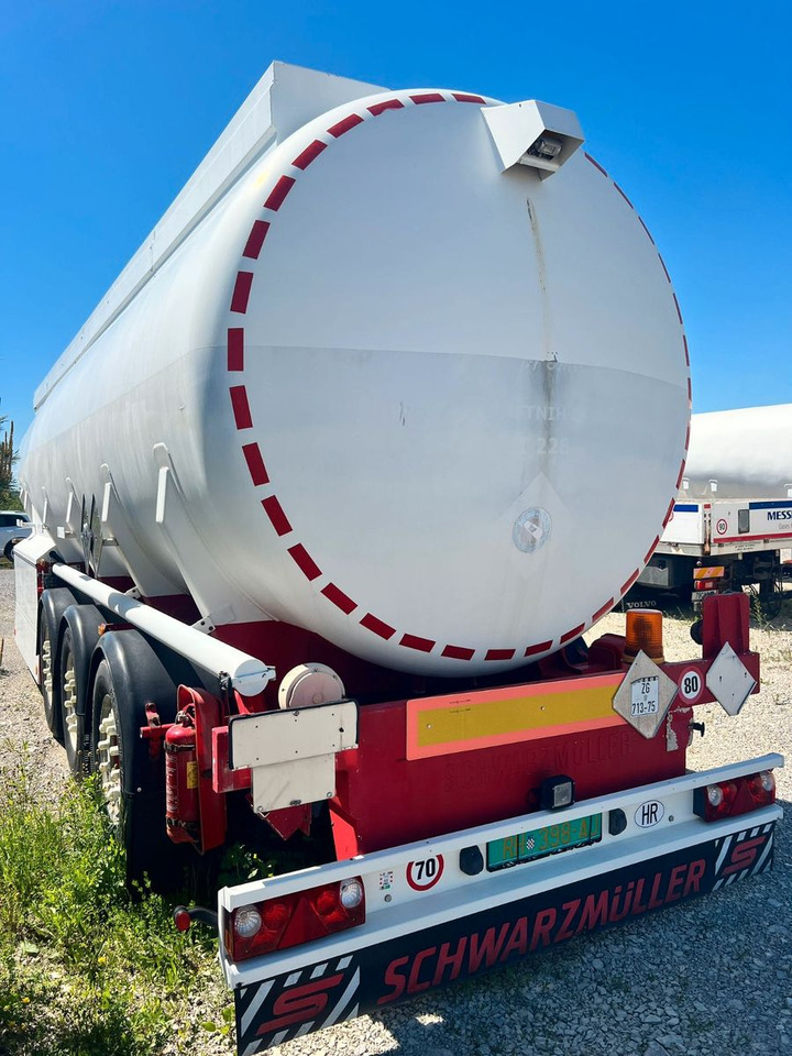 Schwarzmüller TS 3/E ADR, 6 Kammern Treibstoff Fuel - Полуприцеп-цистерна: фото 3 Schwarzmüller TS 3/E ADR, 6 Kammern Treibstoff Fuel - Полуприцеп-цистерна: фото 3