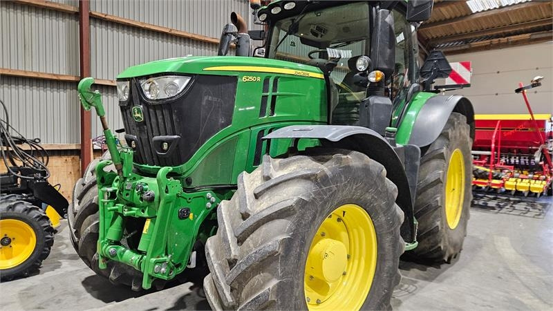 John Deere 6250R Ultimate Edition - Трактор: фото 1 John Deere 6250R Ultimate Edition - Трактор: фото 1