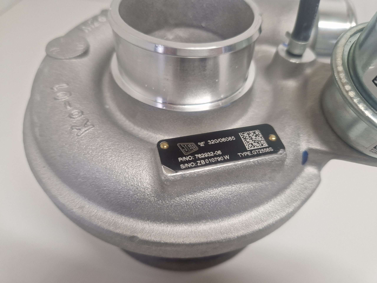 JCB turbocharger 320/06085 Garrett 85kw turbo - Двигатель и запчасти для Строительной техники: фото 3 JCB turbocharger 320/06085 Garrett 85kw turbo - Двигатель и запчасти для Строительной техники: фото 3