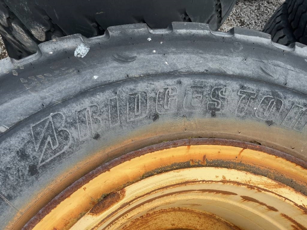 Bridgestone 775 /65 R29 Volvo L180 Wheels - Колесо: фото 4 Bridgestone 775 /65 R29 Volvo L180 Wheels - Колесо: фото 4