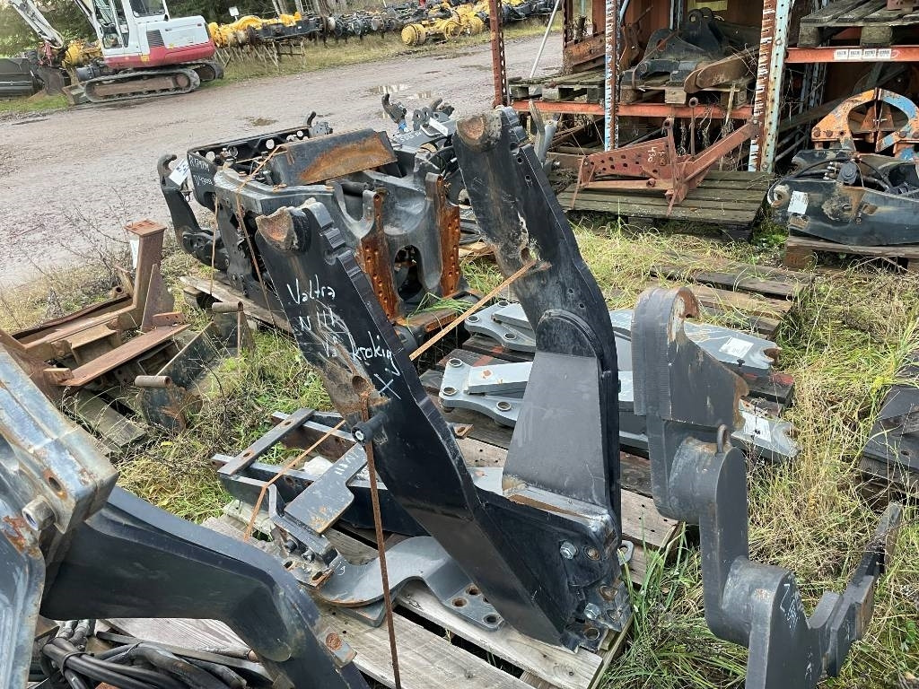 Lastarfäste Trima / Ålö Quicke till Valmet / Valtr - Фронтальный погрузчик для трактора: фото 1 Lastarfäste Trima / Ålö Quicke till Valmet / Valtr - Фронтальный погрузчик для трактора: фото 1