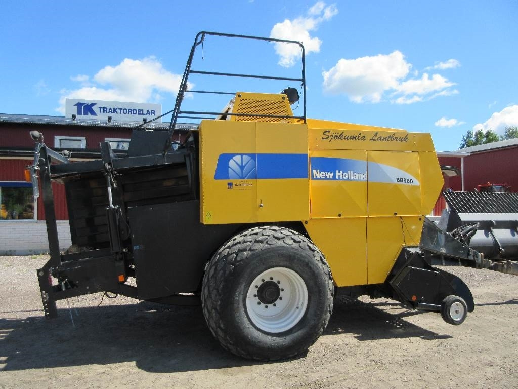 New Holland BB980 Damaged / Skadad - Пресс-подборщик тюковый: фото 1 New Holland BB980 Damaged / Skadad - Пресс-подборщик тюковый: фото 1