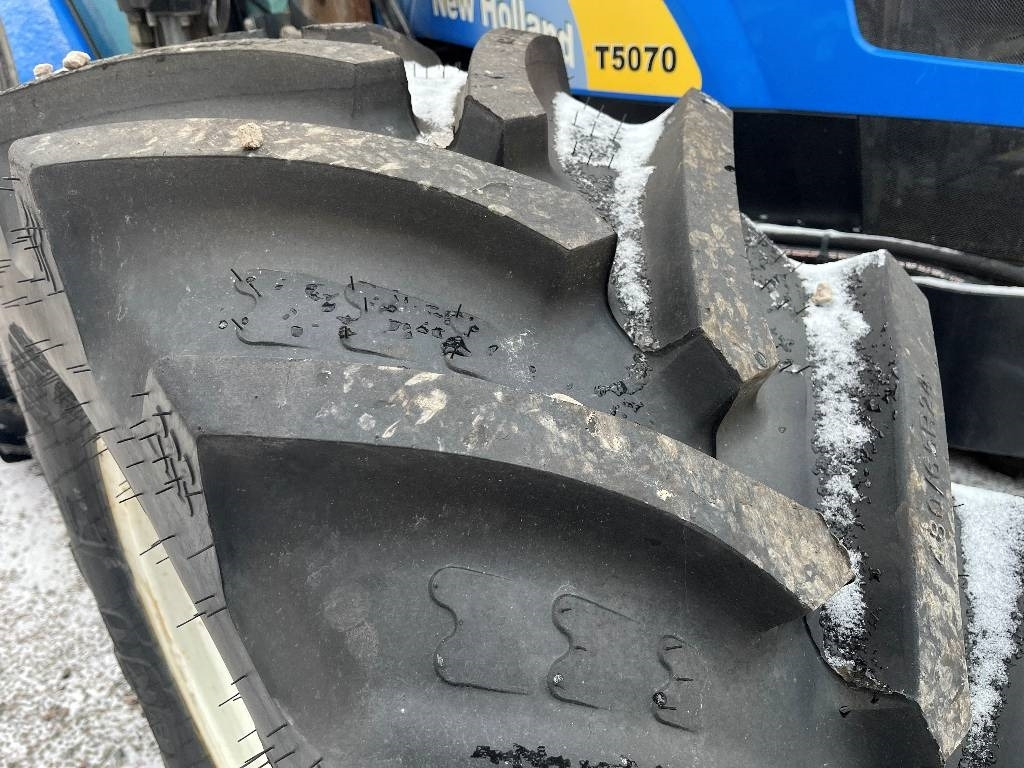 New Holland T 5070 Dismantled. Only spare parts - Трактор: фото 3 New Holland T 5070 Dismantled. Only spare parts - Трактор: фото 3