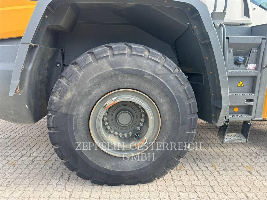 Колёсный погрузчик Liebherr L586: фото 19 Колёсный погрузчик Liebherr L586: фото 19