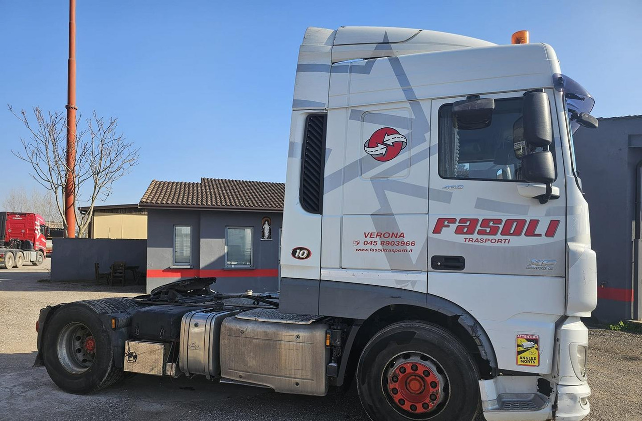 DAF XF-460 EURO 6 impianto idraulico - Тягач: фото 2 DAF XF-460 EURO 6 impianto idraulico - Тягач: фото 2