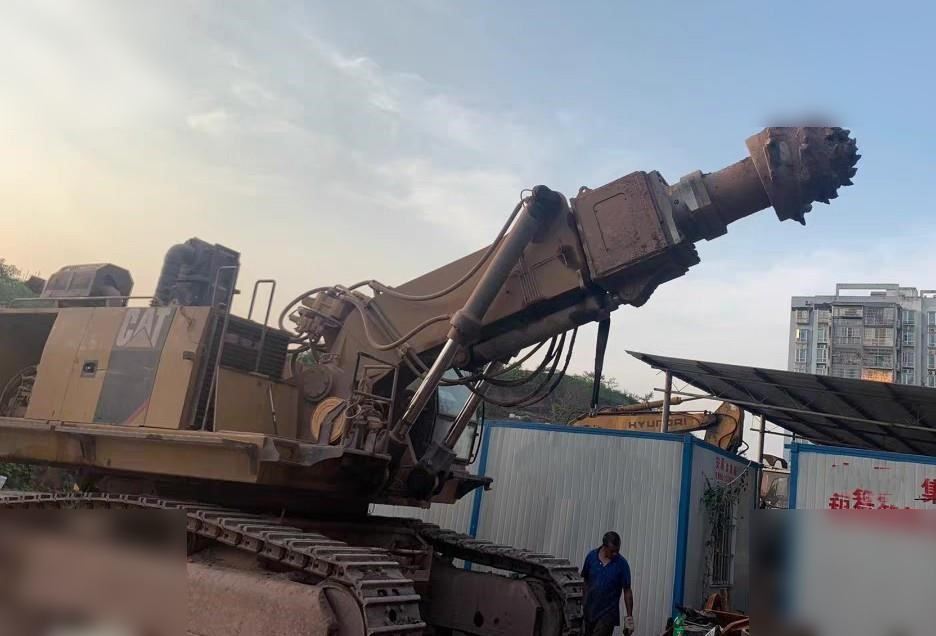 2016 CATERPILLAR 6015FS - Гусеничный экскаватор: фото 1 2016 CATERPILLAR 6015FS - Гусеничный экскаватор: фото 1