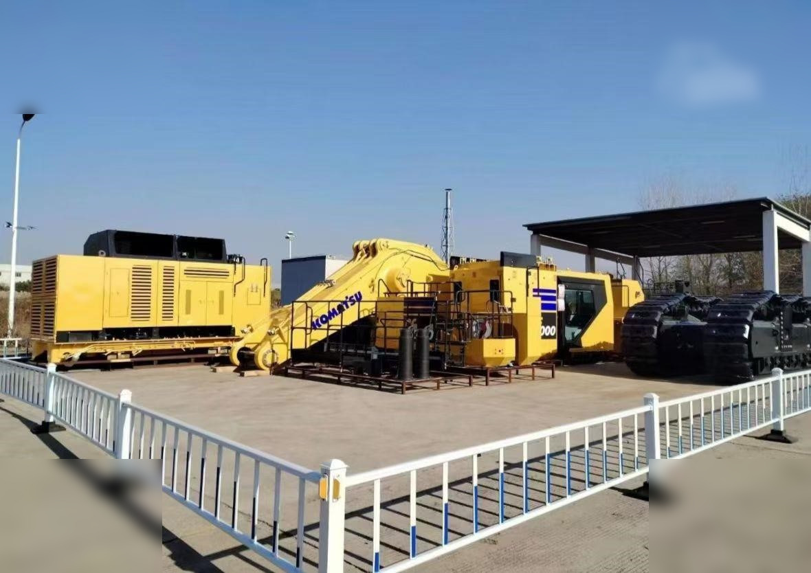 2024 KOMATSU PC2000-11 - Гусеничный экскаватор: фото 1 2024 KOMATSU PC2000-11 - Гусеничный экскаватор: фото 1