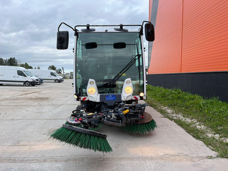 Dulevo 2000 SKY HYDRAULIC ISSUES !! - Подметально-уборочная машина: фото 3 Dulevo 2000 SKY HYDRAULIC ISSUES !! - Подметально-уборочная машина: фото 3