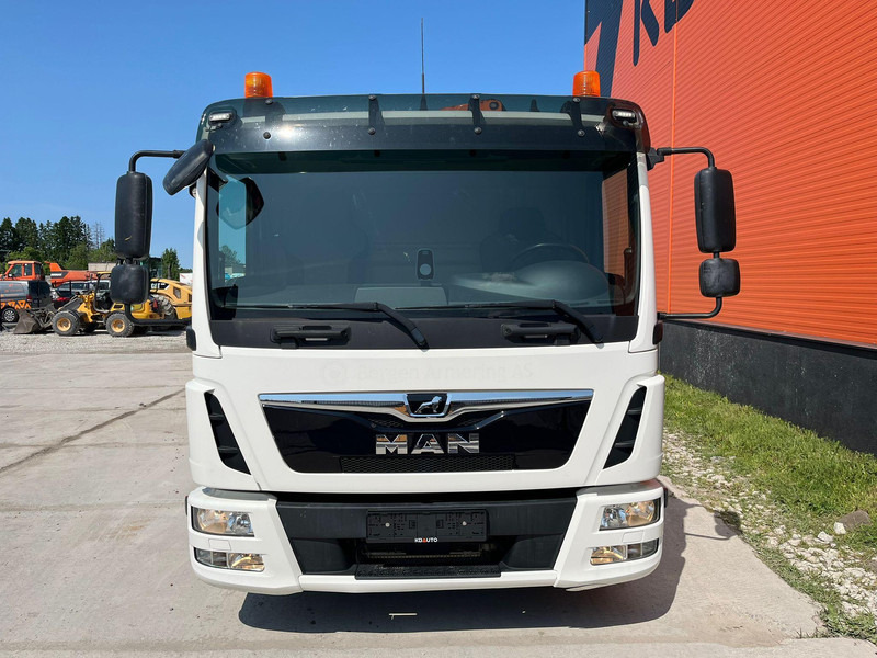 MAN TGL 8.190 4x2 EFFER 80.2/2S / PLATFORM L=5250 mm - Грузовик бортовой/ Платформа, Автоманипулятор: фото 3 MAN TGL 8.190 4x2 EFFER 80.2/2S / PLATFORM L=5250 mm - Грузовик бортовой/ Платформа, Автоманипулятор: фото 3