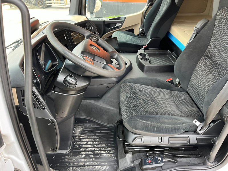 Рефрижератор Mercedes-Benz Actros 1827 4x2 TK UT SPECTRUM / BOX L=8429 mm: фото 20 Рефрижератор Mercedes-Benz Actros 1827 4x2 TK UT SPECTRUM / BOX L=8429 mm: фото 20