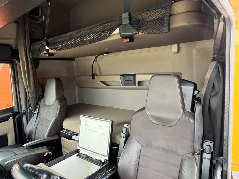 MAN TGX 28.510 6x2 TWIN BED GX CAB / INTARDER / DOUBLE BOGIE в лизинг MAN TGX 28.510 6x2 TWIN BED GX CAB / INTARDER / DOUBLE BOGIE: фото 18 MAN TGX 28.510 6x2 TWIN BED GX CAB / INTARDER / DOUBLE BOGIE в лизинг MAN TGX 28.510 6x2 TWIN BED GX CAB / INTARDER / DOUBLE BOGIE: фото 18